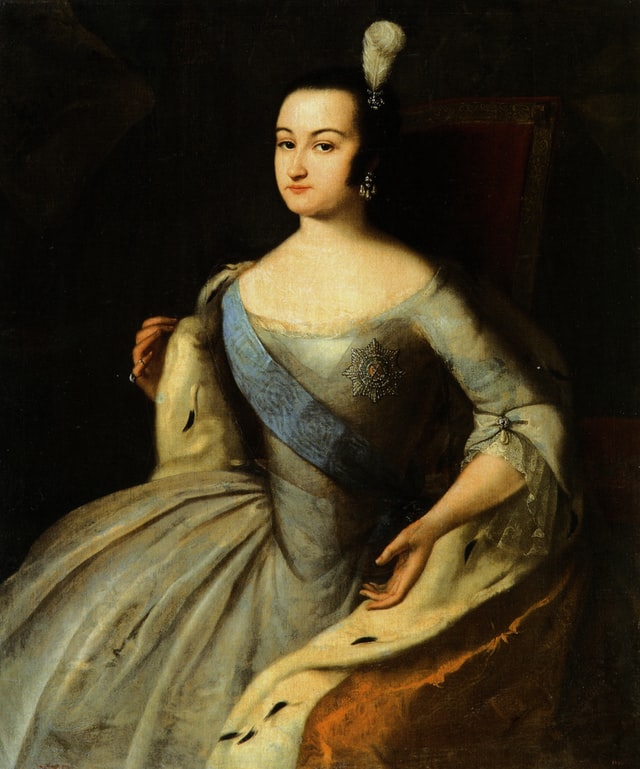 beauty and different centuries in interview of Elena Reva to dermoi